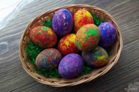 Cipősdobozzal festett tojások